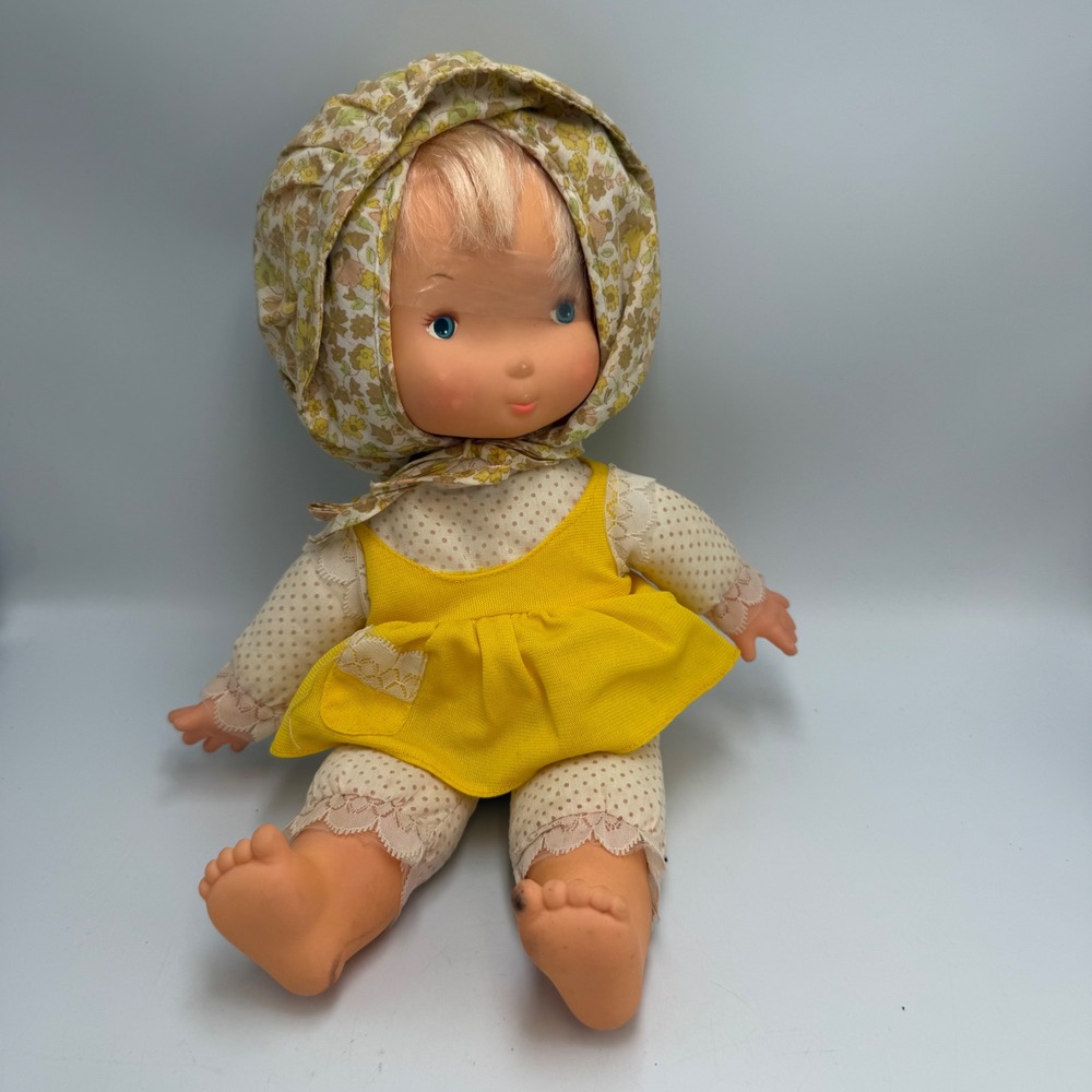 Vintage 1976 Holly Hobby American Knickerbocker Greetings Doll  11.5 inch Yellow